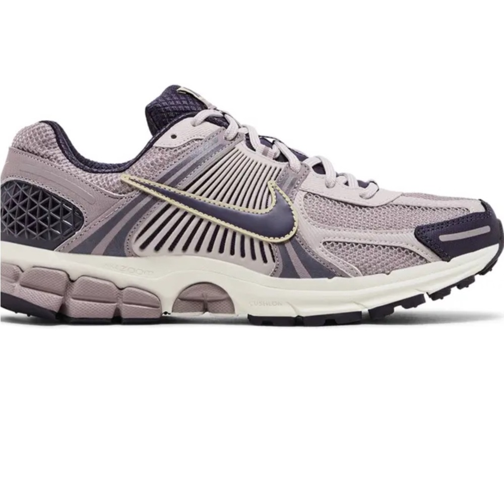 Nike Women's Lavender and Cream Sneakers